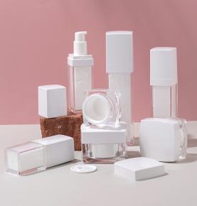 Luxury White Lotion Pump Bottles and Jars Ecofriendly and Customizable